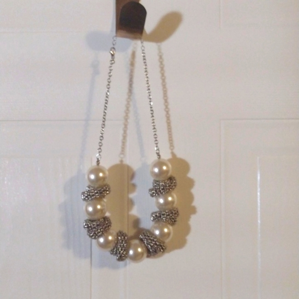 necklace with silver tone chain costume jewelry NWOT - Picture 1 of 3